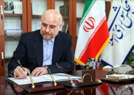 پیام تسلیت رئیس مجلس درپی درگذشت پدر دو شهید لشکر ۲۱ امام رضا (ع)