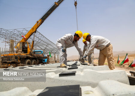 آغاز عملیات ریل‌گذاری خط آهن کرمانشاه به خسروی