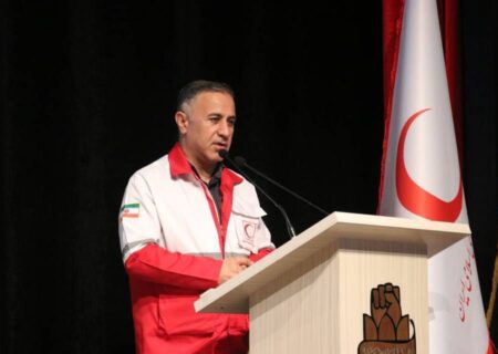 تیم‌های امدادی هلال‌احمر به سرعت راهی محل حادثه واژگونی اتوبوس فیروزکوه شدند