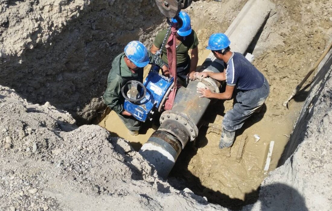 ترمیم بدون وقفه خط لوله آب زارچ پس از شکستگی