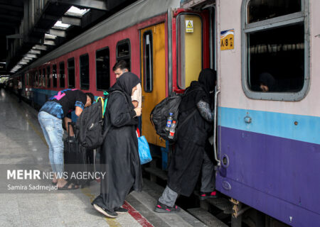 صفری خبر داد: رشد چشمگیر جابجایی مسافر در راه آهن شمالغرب در سال جاری