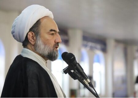 امام جمعه زاهدان: مردم ایران در برابر زورگویی و اسلحه تسلیم نخواهند شد