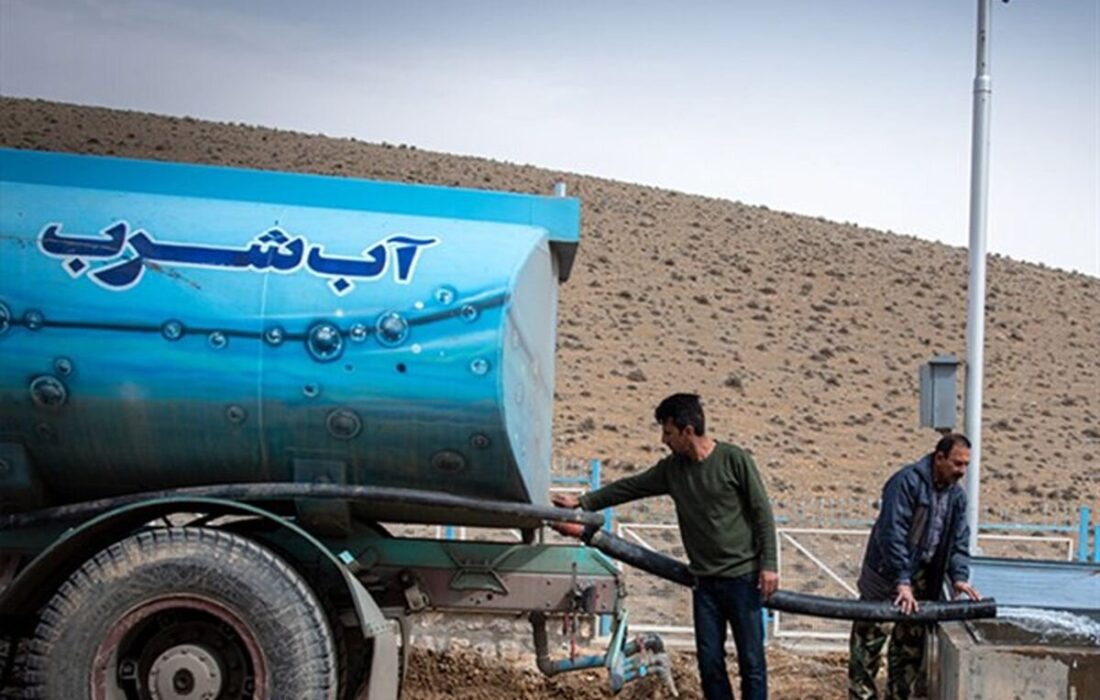 اهدای 2 تانکر آبرسانی به لنگه با هدف تقویت شبکه سیار