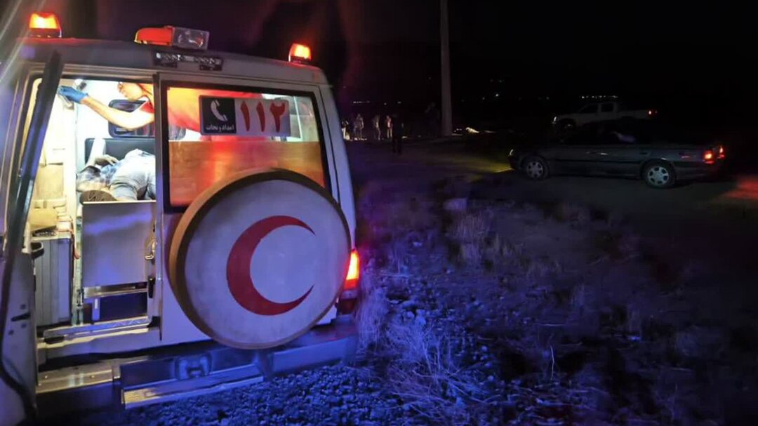 4 زخمی در پی حادثه سقوط از پل دنا در محور سمنان-دامغان