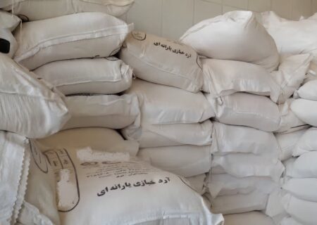 کشف ۳ تن آرد احتکار شده در ملارد با تلاش نورمحمدی