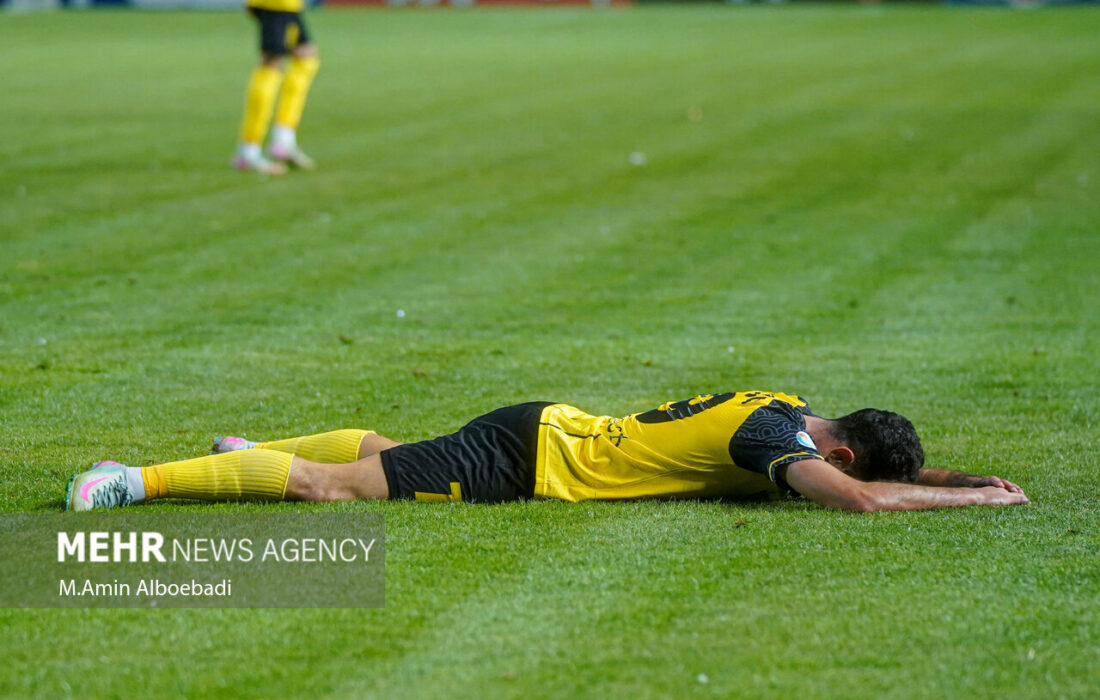 دربی اصفهان برنده نداشت؛ سپاهان مقابل ذوب آهن متوقف شد