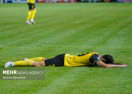 دربی اصفهان برنده نداشت؛ سپاهان مقابل ذوب آهن متوقف شد