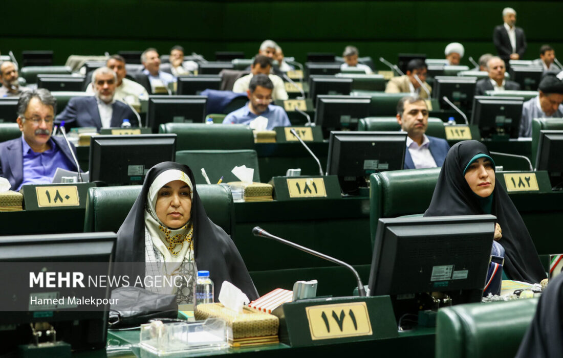 نمایندگان مجلس خواستار جلوگیری از خطر ورشکستگی داروخانهها شدند