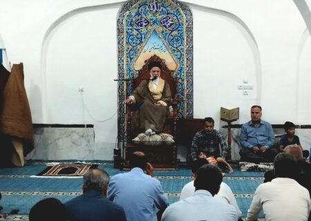 انتقاد شدید امام جمعه دیر از فشارهای رسانه‌ای برای مذاکره با آمریکا