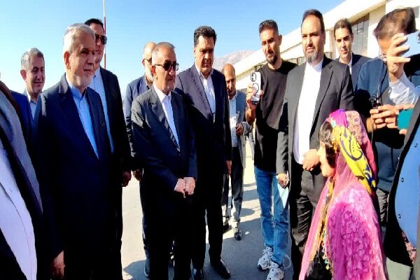 ورود وزیر میراث فرهنگی، گردشگری و صنایع دستی به یاسوج