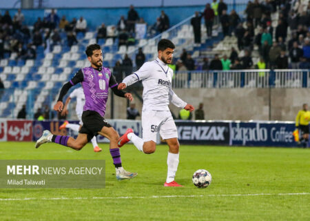 توقف بازی ملوان و خیبر در نیمه اول با نتیجه مساوی صفر بر صفر