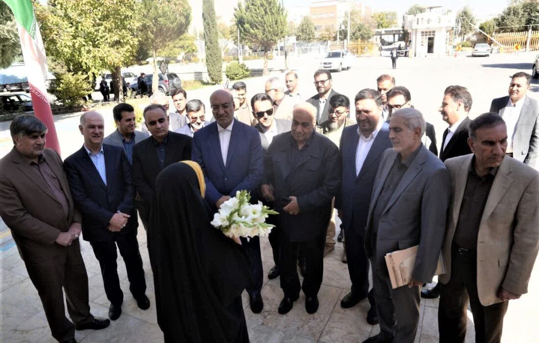 کلید خوردن پروژه‌های عظیم حمل‌ونقلی کرمانشاه با حضور معاون وزیر راه