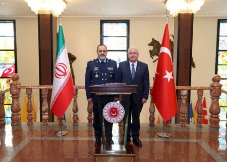 دیدار و گفتگو وزرای دفاع جمهوری اسلامی ایران و ترکیه