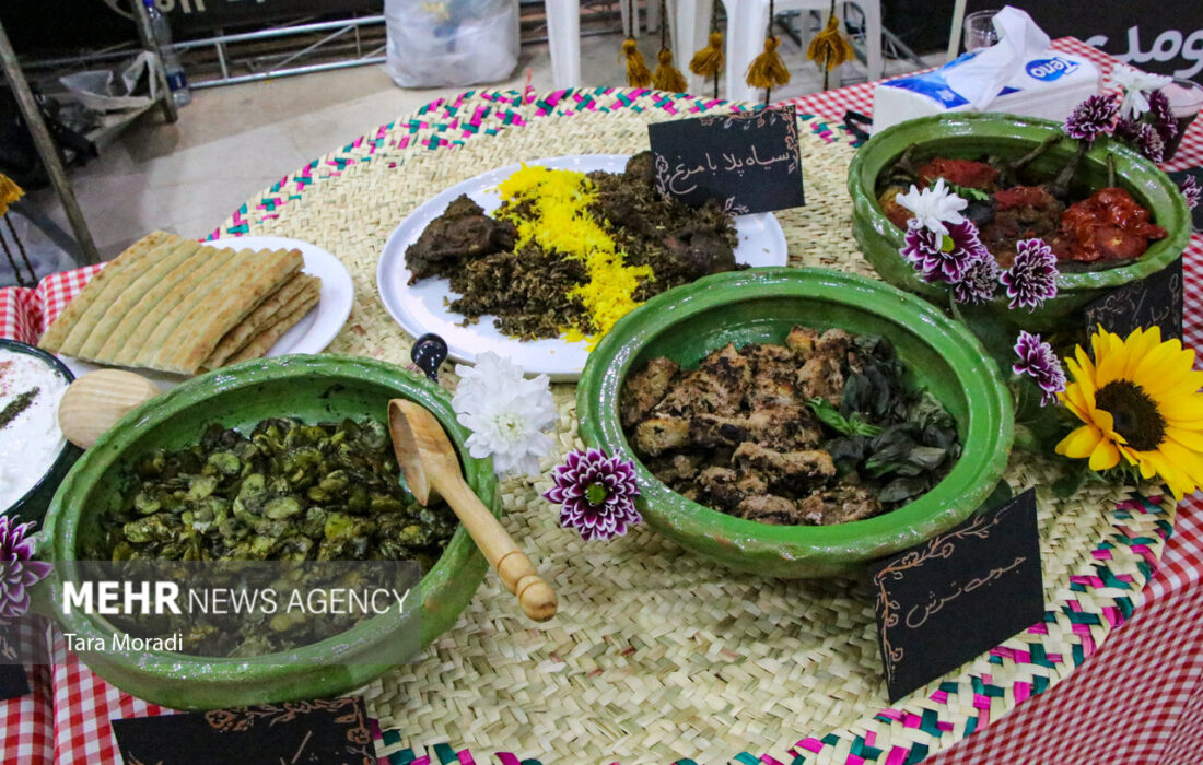 جشنواره صنایع دستی و غذاهای محلی در رشت برگزار شد