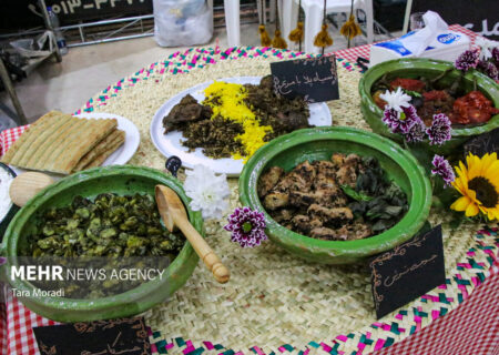 جشنواره صنایع دستی و غذاهای محلی در رشت برگزار شد