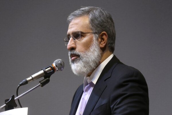 لزوم شبکهسازی و حمایت عملی از جامعه نخبگانی کشور