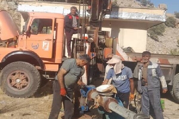 تامین آب پایدار برای 50 خانوار با احیای چاه پمپاژ روستای شاه زینعلی باشت