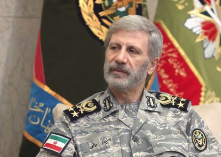 امیر حاتمی: استواری کارکنان فراجا، تضمین‌کننده آرامش ایران در برابر توطئه‌ها است