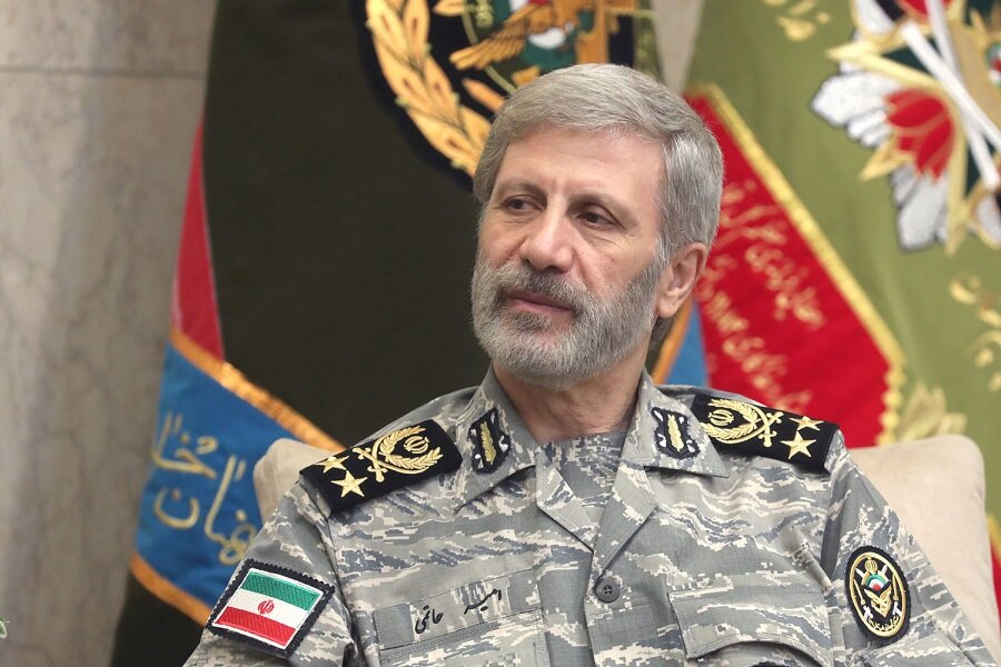 امیر حاتمی: استواری کارکنان فراجا، تضمینکننده آرامش ایران در برابر توطئهها است