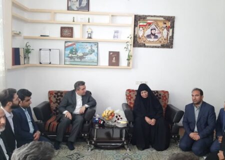 دیدار معاون قوه قضاییه با خانواده شهید مرادی در دهلران