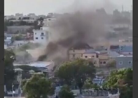 وقوع انفجارهای مهیب و تبادل آتش نزدیک کاخ ریاست جمهوری سومالی