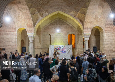 جشنواره آیینی و سنتی در نخستین روز آغاز به کار، شور و نشاط به پا کرد؛ جادوی نمایش ایرانی