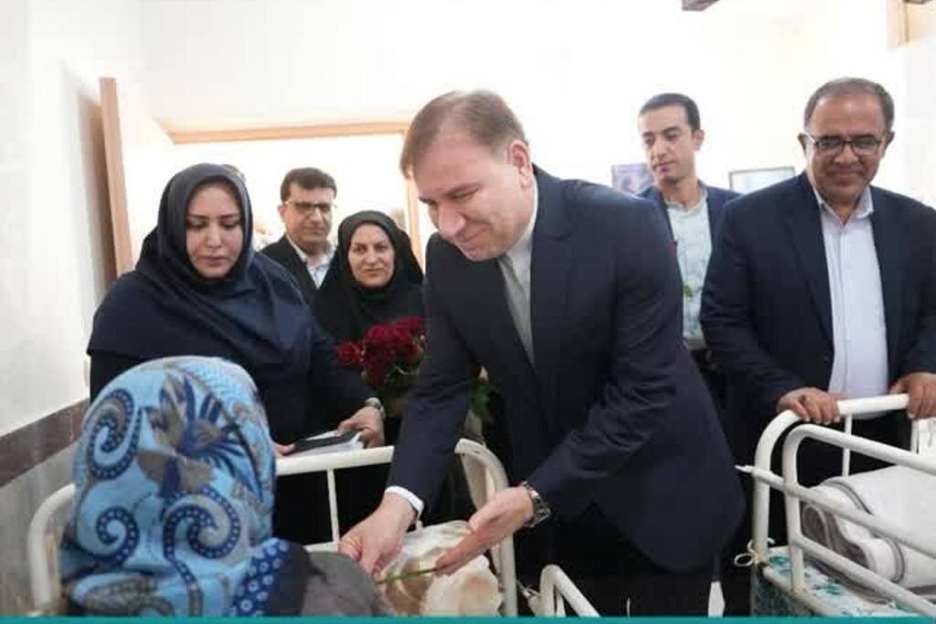 تاکید استاندار بوشهر بر ارتقای سطح کیفی خدمات به سالمندان