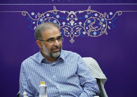 خبر خوش برای دانشجویان: پیش‌دفاع متمرکز ۲۴۰۰ دانشجوی دکتری علوم انسانی و هنر در دانشگاه آزاد