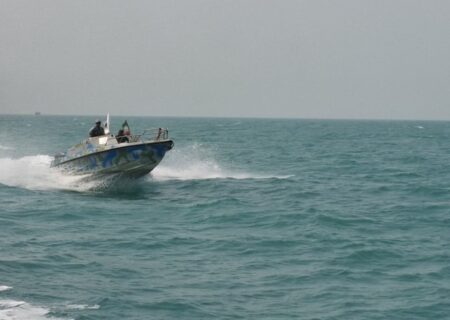 توقیف ۲ قایق فاقد مجوز در سواحل بوشهر