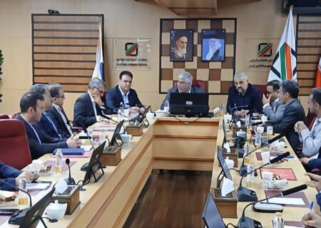 نشست هم‌اندیشی بررسی عملکرد گمرکات شهید رجایی و بوشهر برگزار شد