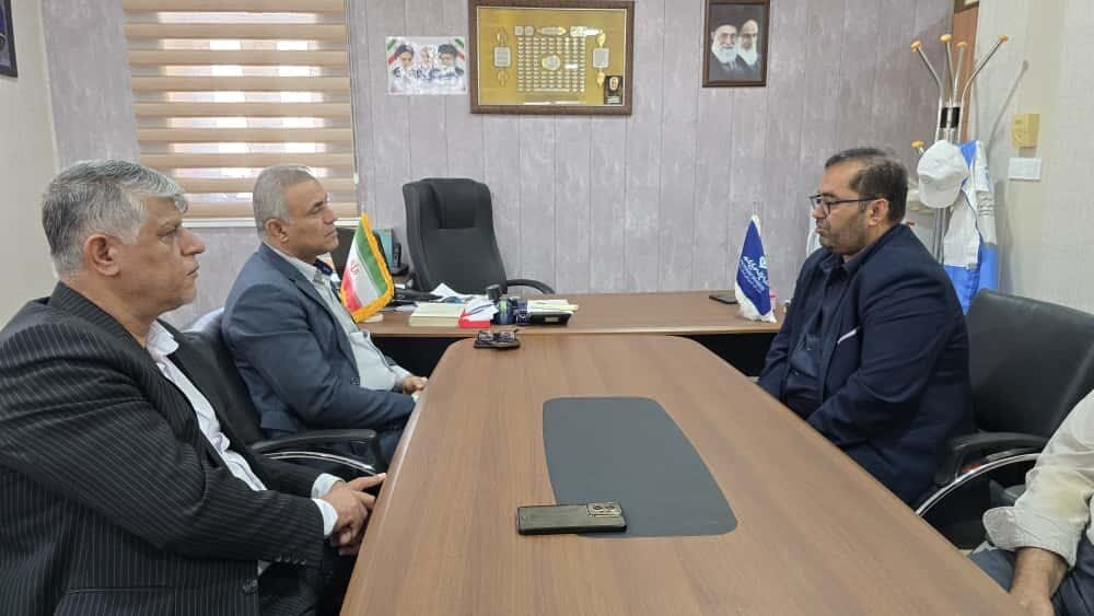 فرماندار گناوه خواستار تشدید نظارت بر عرضه فرآوردههای دامی و طیور شد