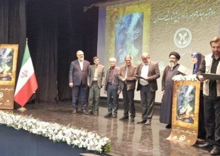 معرفی برگزیدگان جشنواره شعر پروانگی؛ انتقاد از تحریم‌های داخلی