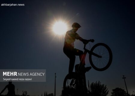 رقابت نفس‌گیر دوچرخه‌سواران مرد در مسابقات قهرمانی تریال کشور
