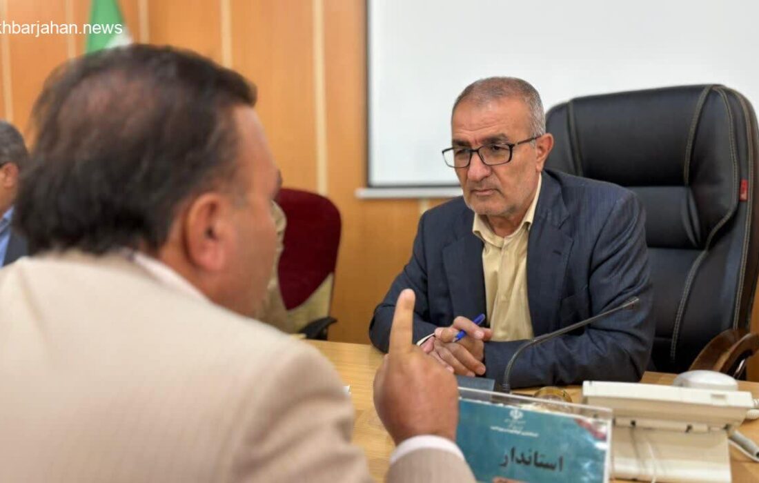 بررسی مسائل و دغدغه‌های 60 نفر از اهالی کهگیلویه و بویراحمد در ملاقات با استاندار