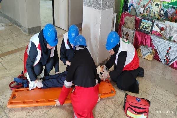 مانور آمادگی هلال احمر در برابر زلزله ۶ ریشتری در نیر برگزار شد