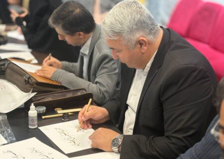 برگزاری رویداد هنری «کاغذ بی‌خط» در شهر قوچان