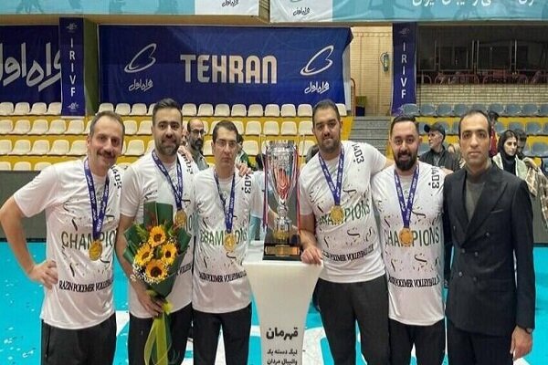 هداوندی: تعویق لیگ والیبال به ضرر ما تمام شد/ بازیکنی از لیگ برتر جذب نکردیم!