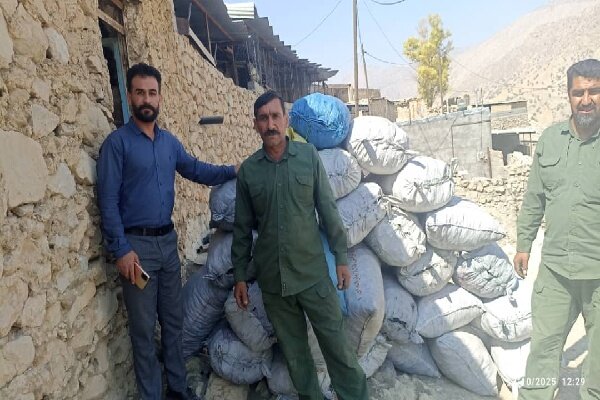 ضبط ۴۰۰ کیلو زغال چوب قاچاق در باشت