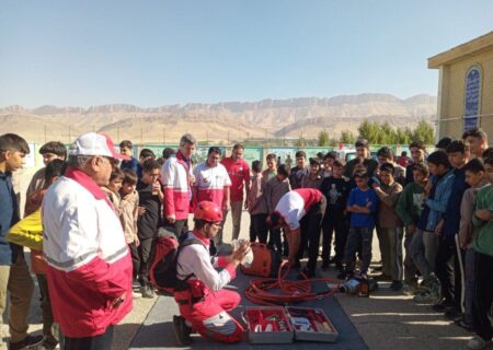 برگزاری رزمایش مقابله با زلزله در مدارس گیلان‌غرب