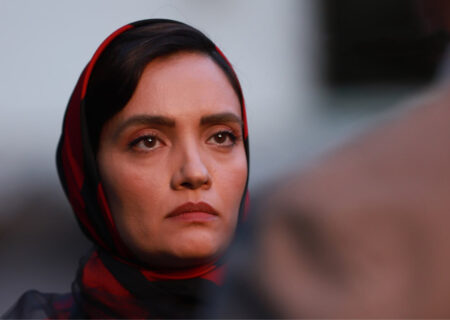 «غیبت موجه» روی پرده آنلاین: اکران اینترنتی آغاز شد