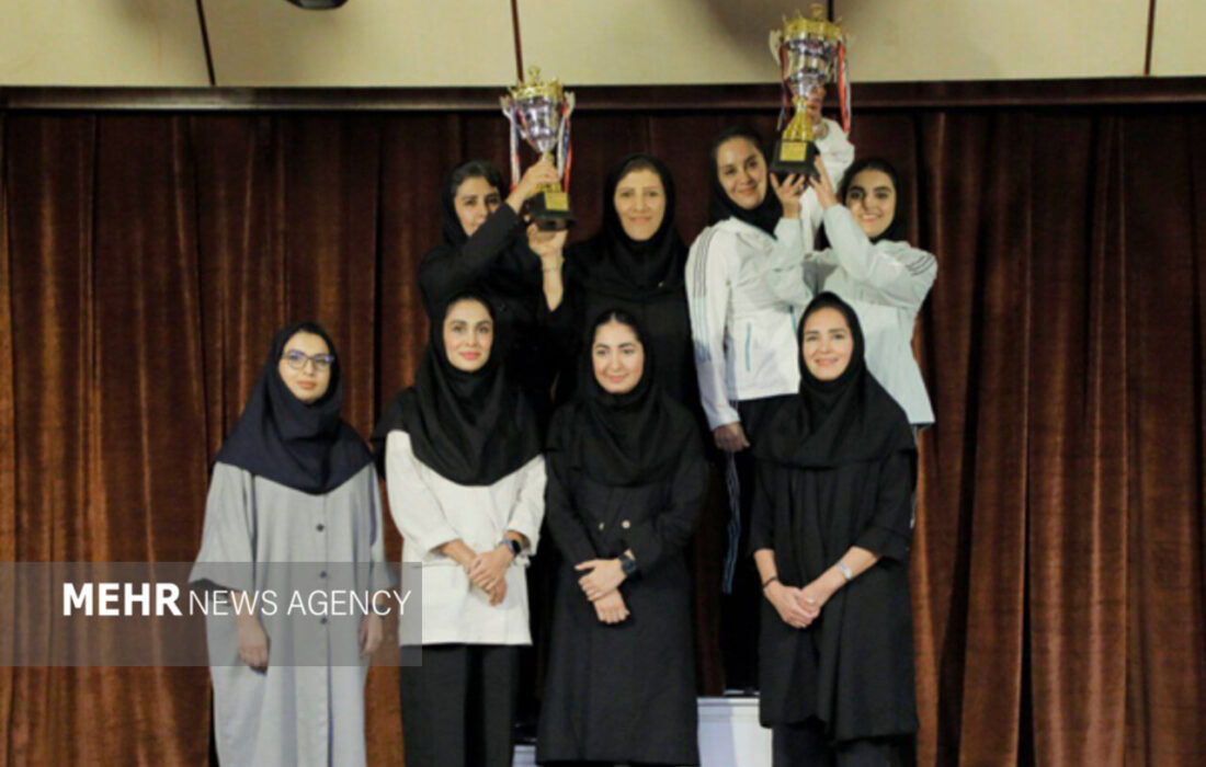 بانوان البرزی، جام قهرمانی نجات غریق کشور را بالای سر بردند