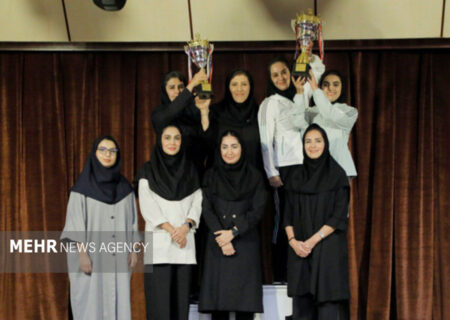 بانوان البرزی، جام قهرمانی نجات غریق کشور را بالای سر بردند