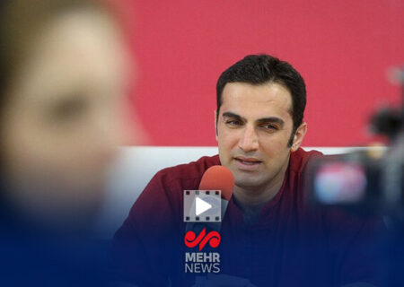 کوروش سلیمانی: هنرمندان با دل و جان در خدمت مردم هستند