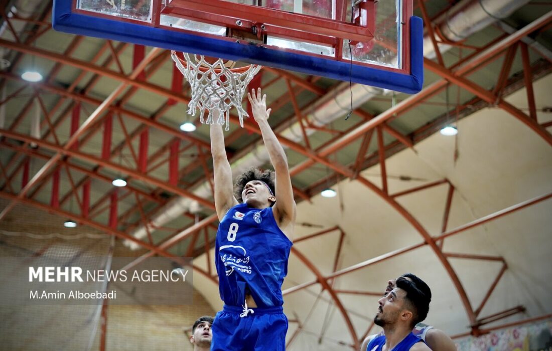 تقابل داغ شهرداری گرگان و نفت آبادان در لیگ برتر بسکتبال