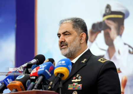 بازدید سرتیپ فرمانده نیروی دریایی ارتش از آمادگی رزمی پایگاه دریایی خارک/ تداوم پشتیبانی و ارتقای توان نظامی نیروها