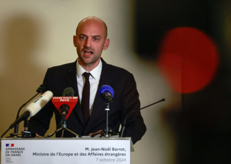 پاریس تاکید کرد: درهای گفتگو با ایران همچنان باز است