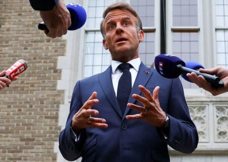 ادعای ماکرون: نفتکش توقیف‌شده در فرانسه به ناوگان نفتی سایه روسیه مرتبط بود