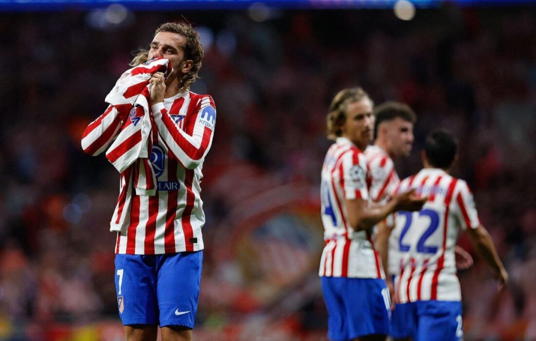 تصویر/ ادای احترام با بوسه به یادگار ماندگار شماره 200