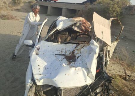 برخورد مرگبار پژو پارس با شتر در جاده جاسک-میناب