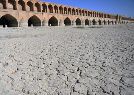 تداوم برداشت غیرمجاز آب از «زاینده‌رود» در بالادست؛ راهکار رفع «فرونشست» تکمیل طرح‌های آبی